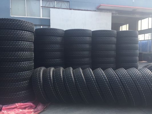 1200R20 হেভি ডুয়িং ট্রাক টায়ার